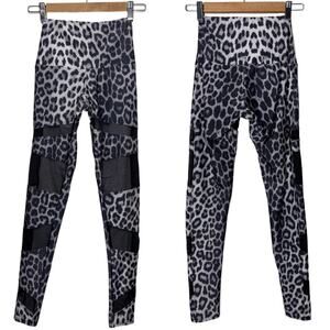 Onzie leggings Woman's size XS Leopard Print Mesh Panel Hot Yoga Black/white
